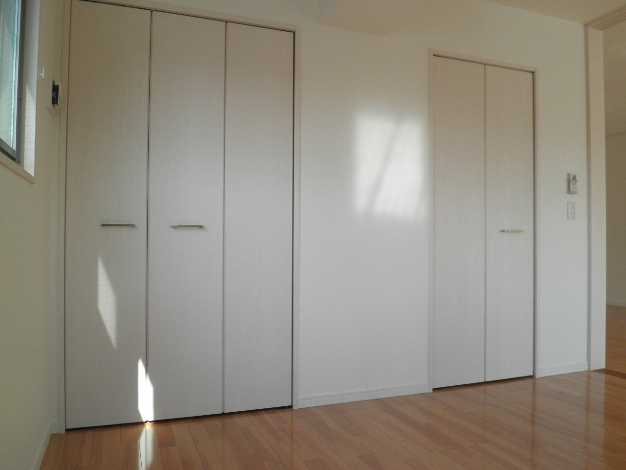 Living and room. Western-style 7.3 Pledge