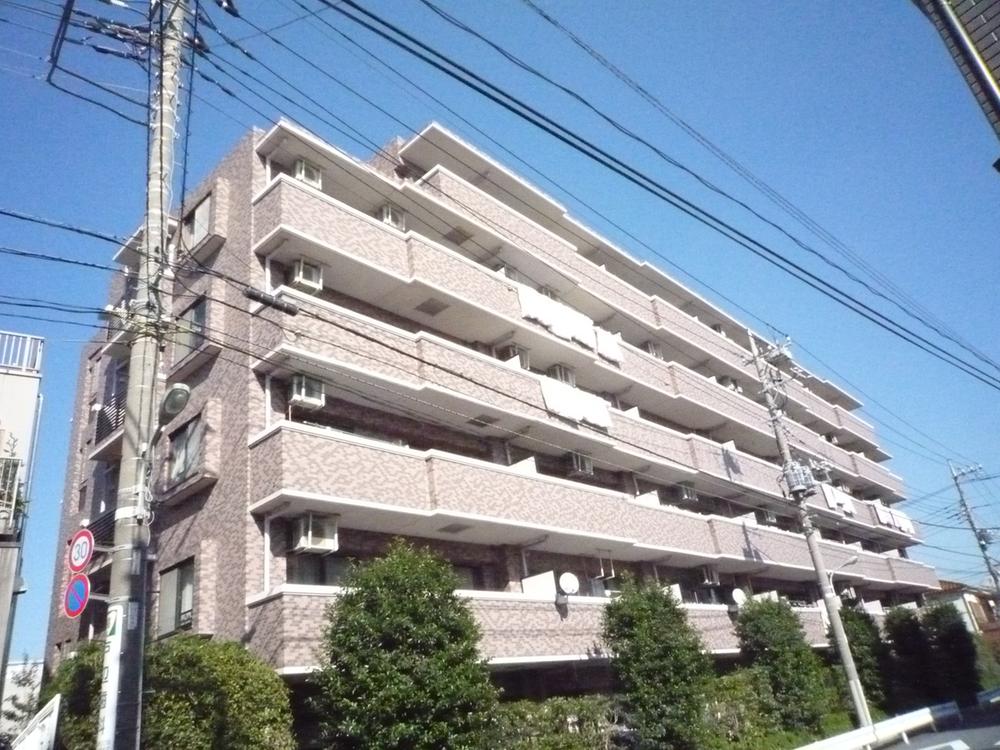 Local appearance photo. Local (11 May 2013) Shooting