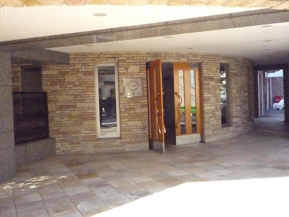 Local appearance photo. Local (11 May 2013) Shooting