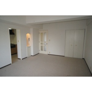 Living and room. Living (H26. 2 May to carpet ・ Already wallpaper exchange)