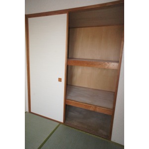 Receipt. Storage of Japanese-style room