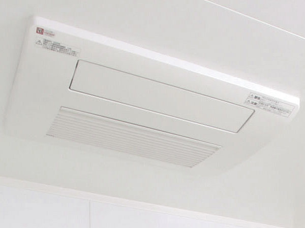 Bathing-wash room.  [Bathroom heating dryer] Clothes dryer, heating, ventilation ・ Drying, Equipped with a function of the cool breeze. To produce a comfortable bath time throughout the year, Also takes an active part in your laundry on a rainy day. (Same specifications)