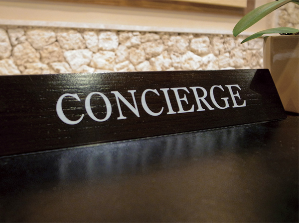 Shared facilities.  [Concierge Service] Front staff, We will also support the day-to-day life of everyone in your house. Information Services, taxi ・ Higher arrangements, copy ・ FAX service, Various agency ・ Trader referral service (courier service, Flower delivery, Various rental product, Car rental, Silver support, Housekeeper introduction, Movers Introduction, Renovation introduction, Trunk room trader introduction, Various insurance introduction) (reference photograph)