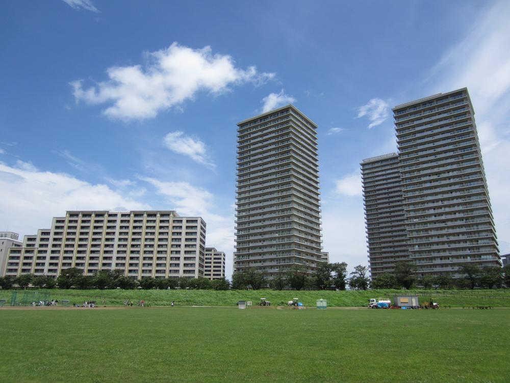 Local appearance photo. Appearance (The ・ Whole Riverplace, Center: West Tower) / 2013 December shooting