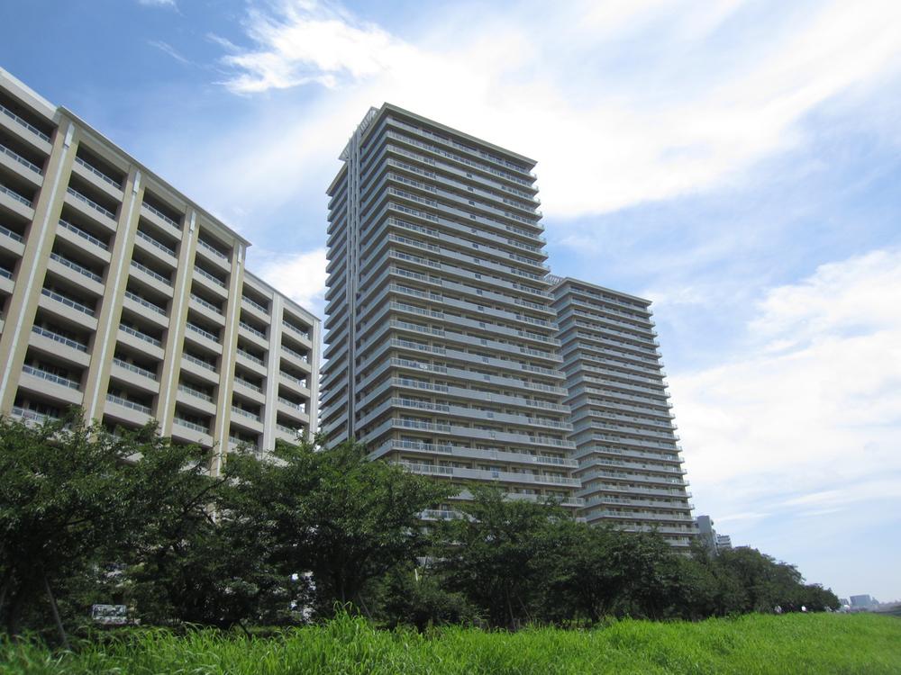 Local appearance photo. Appearance (The ・ Whole Riverplace, Center: West Tower) / 2013 December shooting