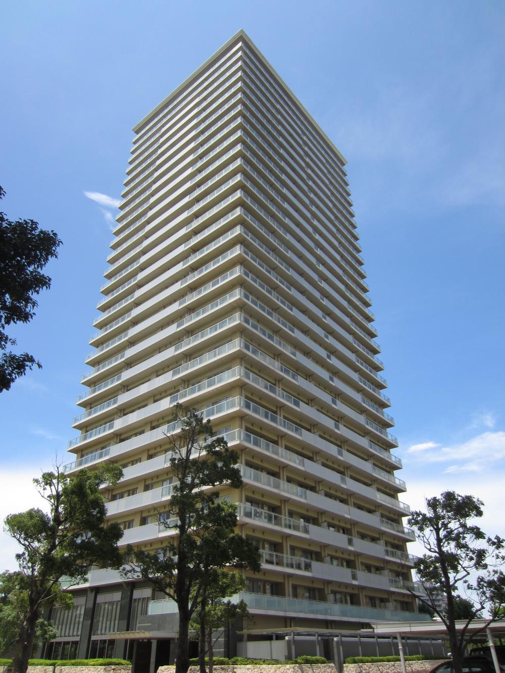 Local appearance photo. Appearance (West Tower) / 2013 December shooting