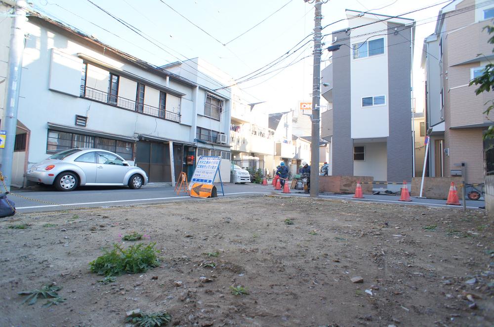 Local appearance photo. Local (11 May 2013) Shooting