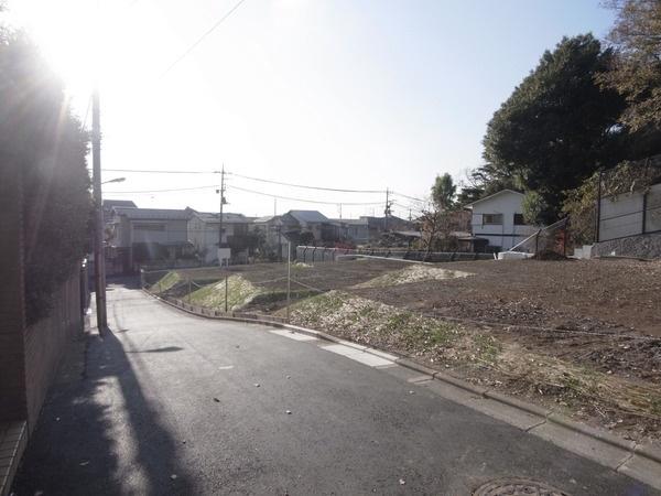 Local photos, including front road. Local (12 May 2013) Shooting