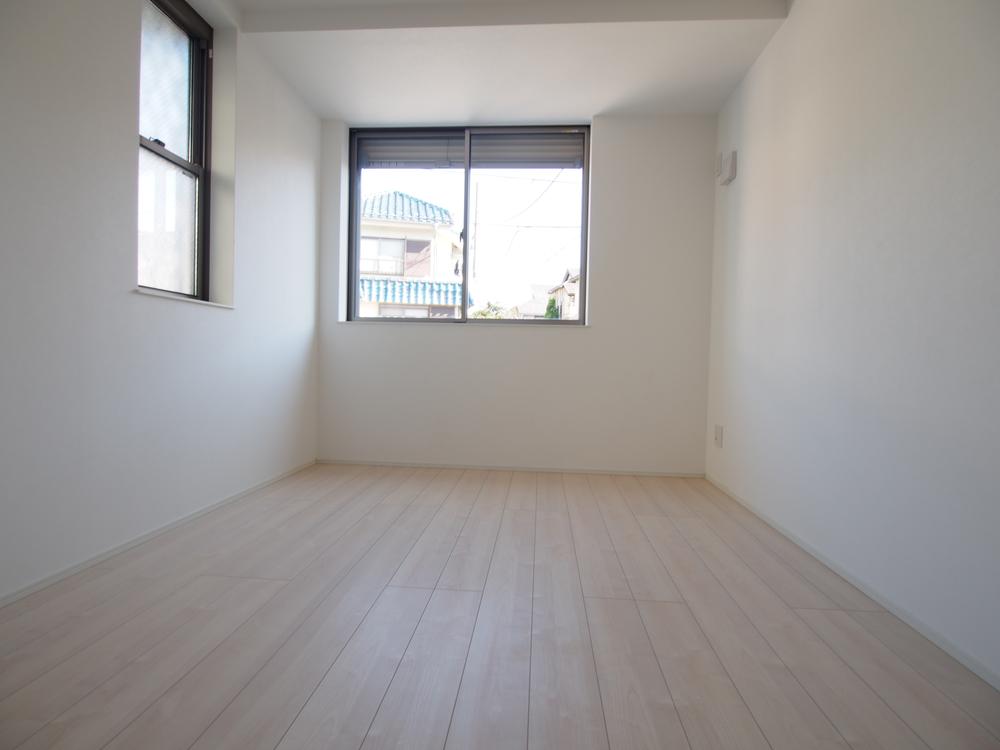 Non-living room. Indoor (September 2013) Shooting