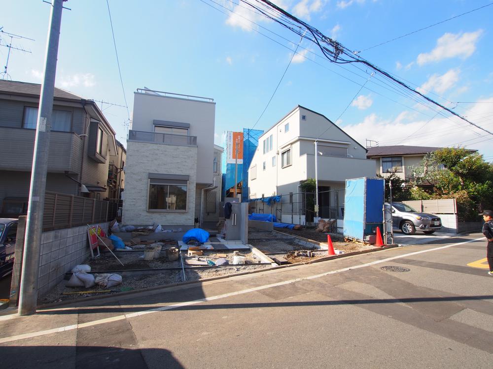 Local photos, including front road. Local (September 2013) Shooting