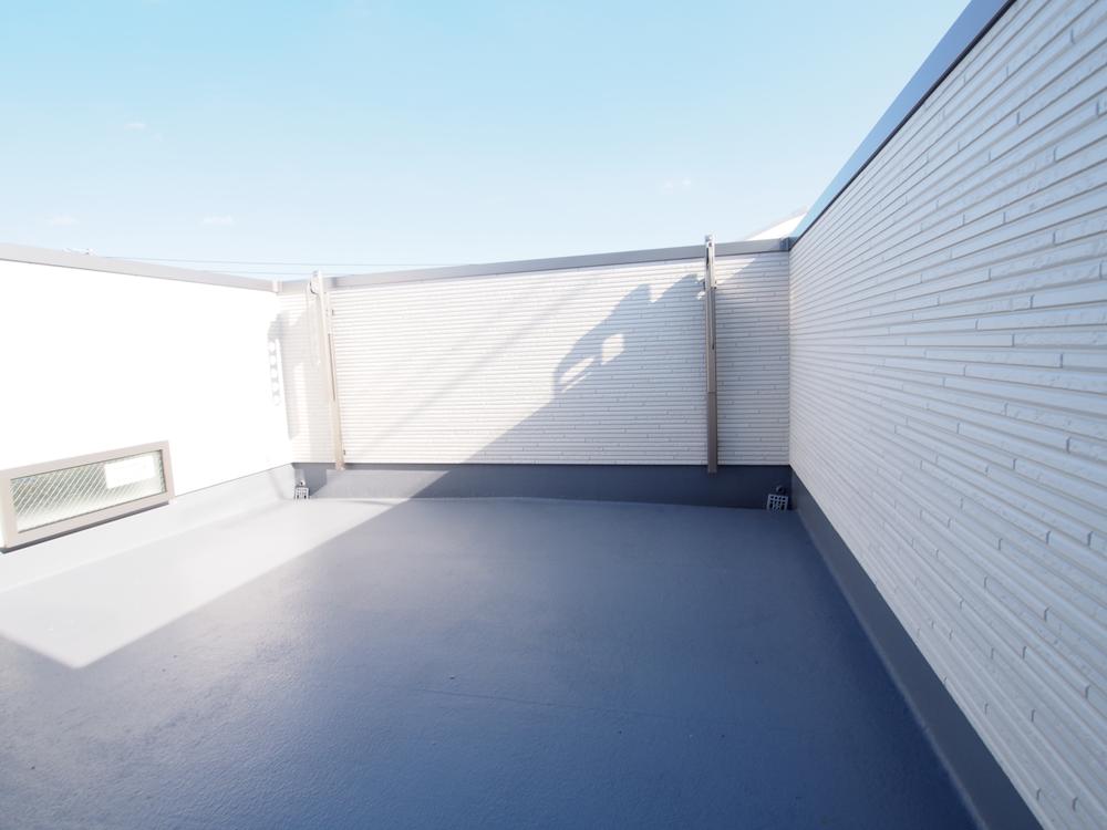 Balcony. Local (September 2013) Shooting