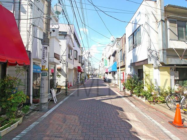 Local photos, including front road. Local (September 2013) Shooting