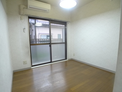 Living and room. Western style room 6 Pledge