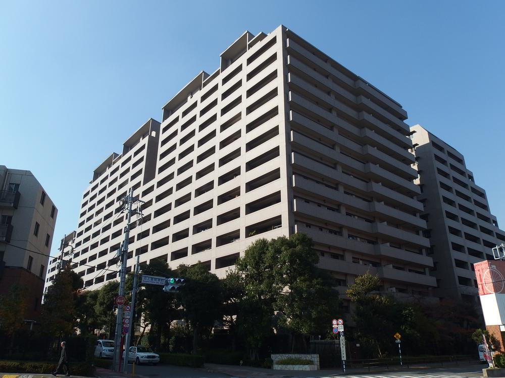 Local appearance photo. Total units 447 units of big community (2013 December shooting)