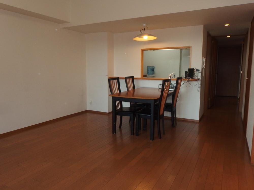 Living. (2013 December shooting)