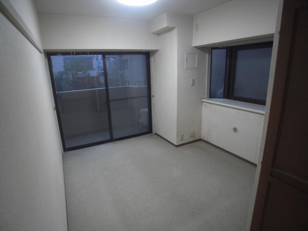 Non-living room. Indoor (12 May 2013) Shooting