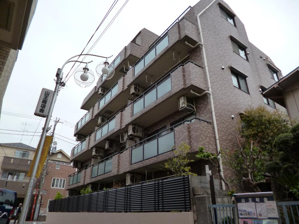 Local appearance photo. Local (April 2012) shooting