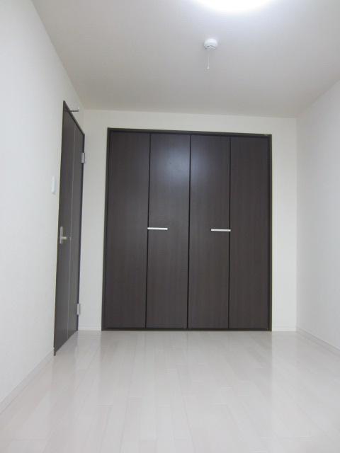 Receipt. Western-style 5 tatami closet