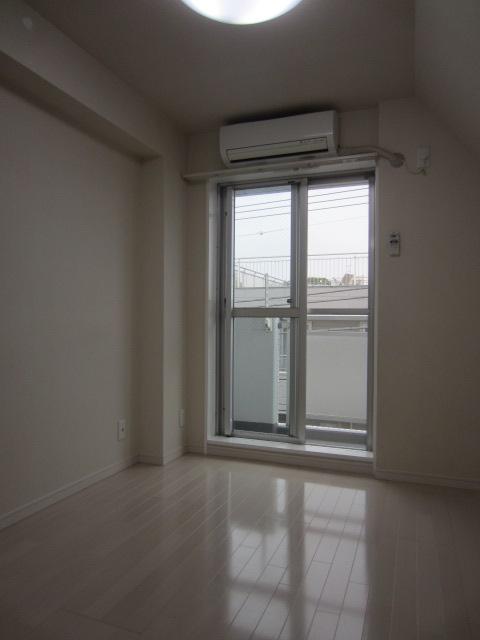 Non-living room. Western-style 3.8 tatami, Southwestward