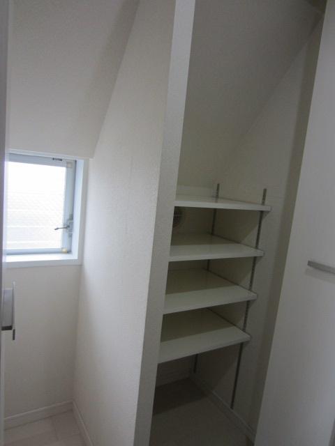 Receipt. Entrance side of the housing