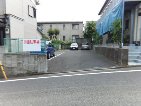 Local photos, including front road. Local (July 2013) Shooting