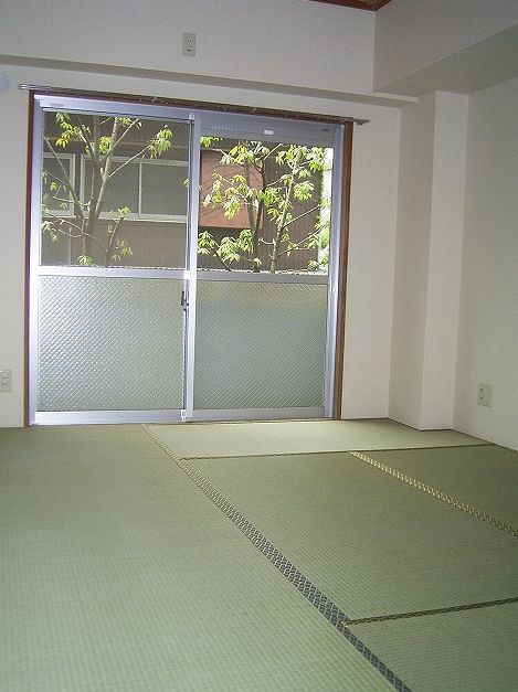 Living and room. Japanese-style room 6 quires