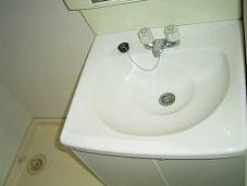 Washroom. Independent wash basin