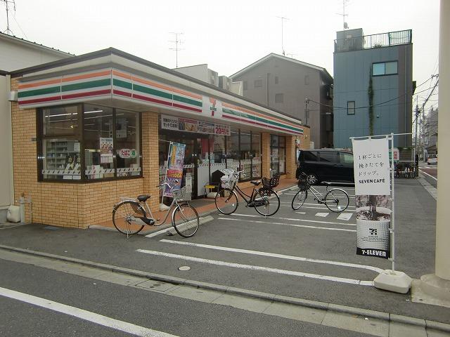Convenience store. I'm delicious 73m lunch until the Seven-Eleven Ota Nishikamata 3-chome, This is useful in case of emergency to be in the near.