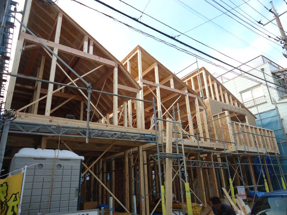 Local appearance photo. Local (12 May 2013) Shooting