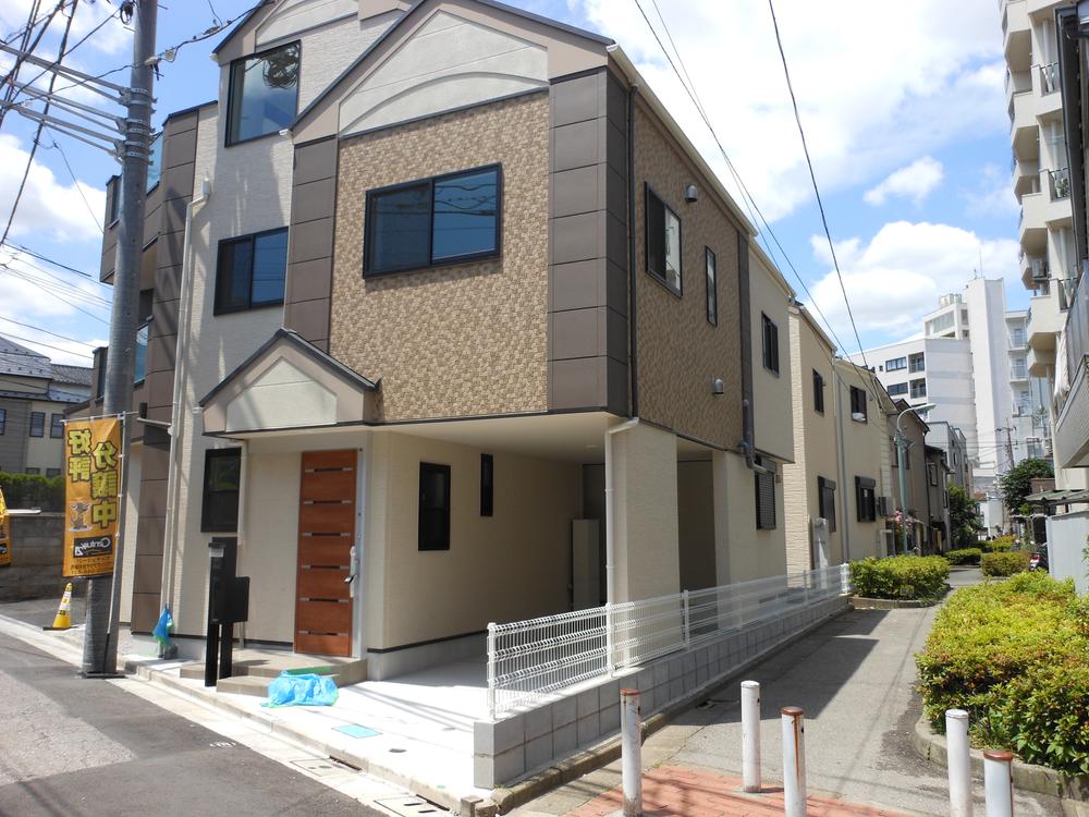 Same specifications photos (appearance). ( Building) same specification