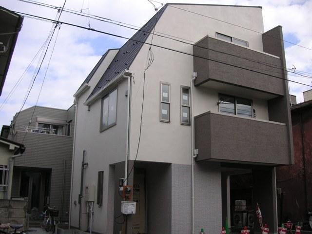 Local photos, including front road. Local (11 May 2013) Shooting