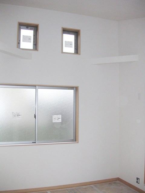 Non-living room. Local (11 May 2013) Shooting