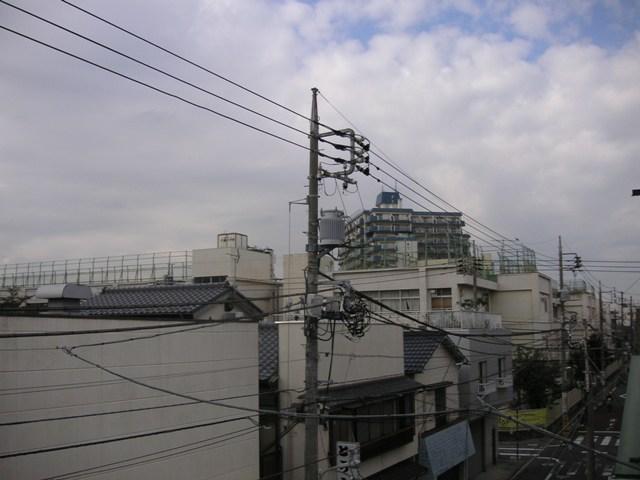 View photos from the dwelling unit. Local (11 May 2013) Shooting