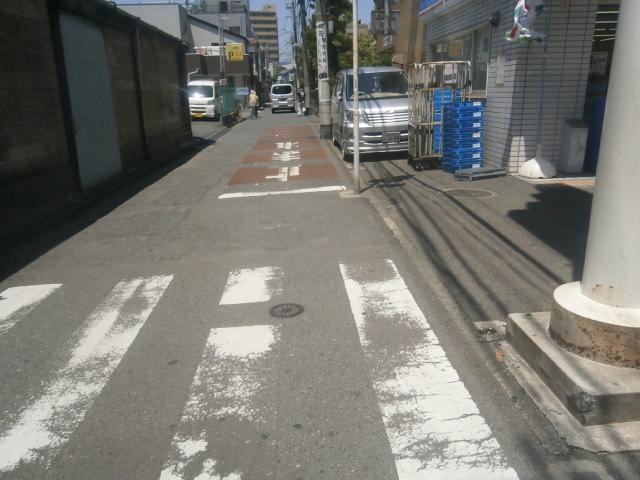 Local photos, including front road. North on public roads