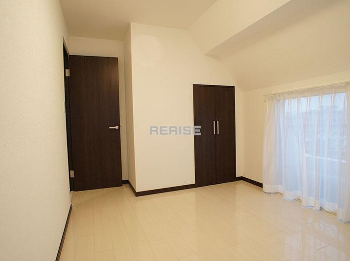 Non-living room. All rooms are air-Installed