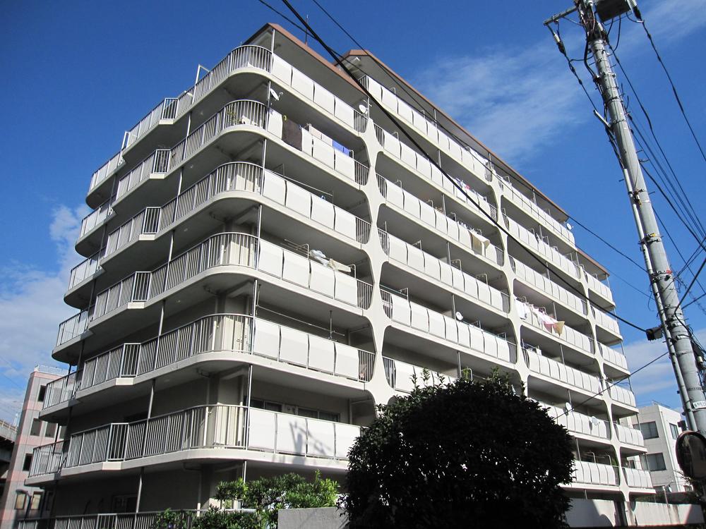 Local appearance photo. Local (10 May 2013) Shooting