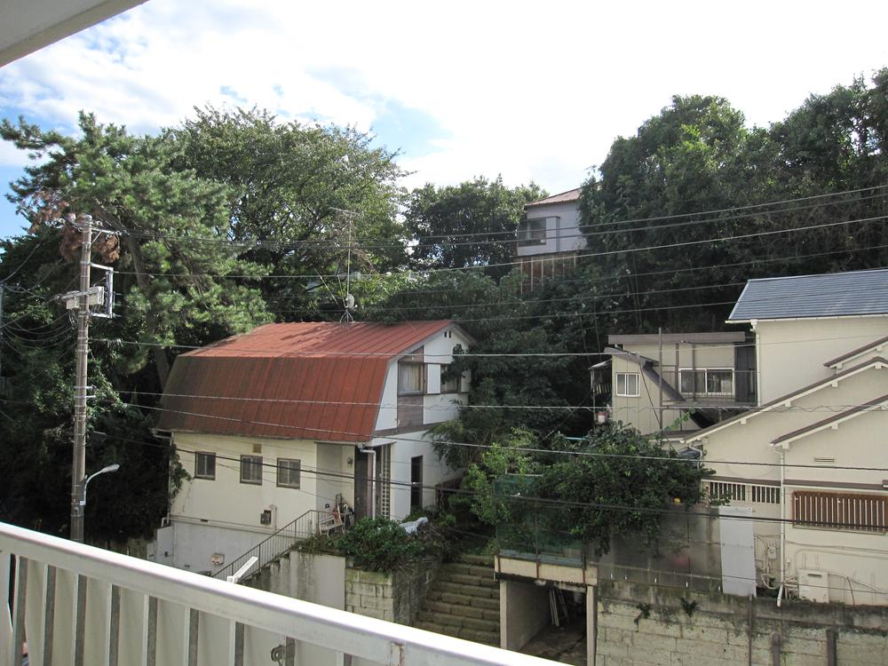 View photos from the dwelling unit. View from the site (October 2013) Shooting