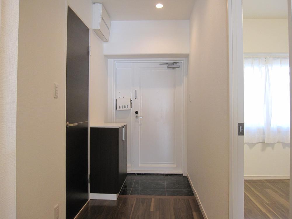 Entrance. Local (10 May 2013) Shooting