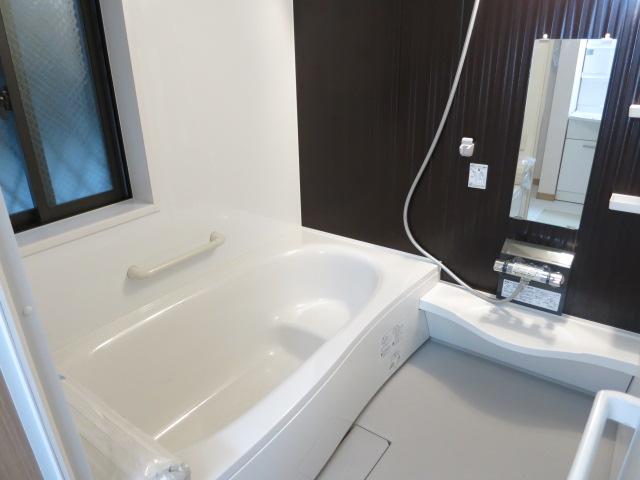 Bathroom. 1 Building