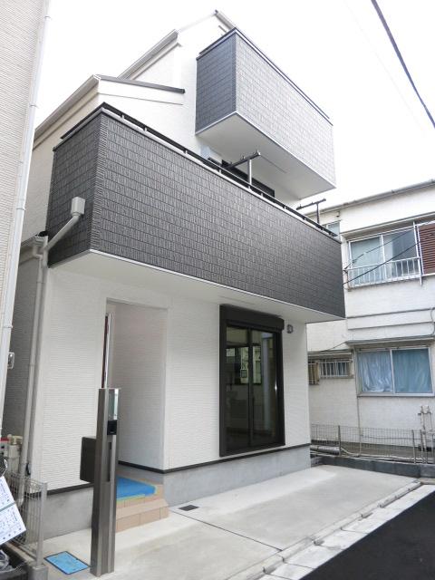 Local appearance photo. Building 2 Local (11 May 2013) Shooting