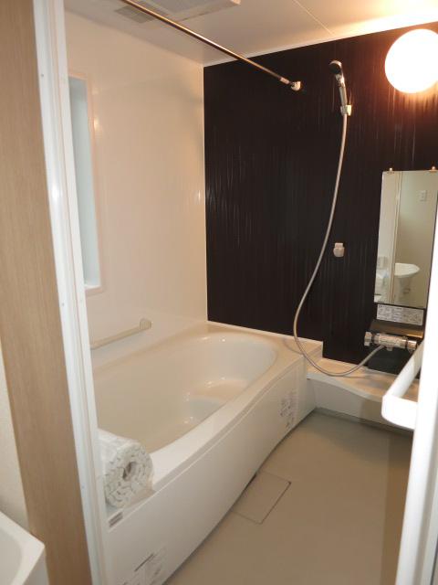 Bathroom. Building 2 Indoor (11 May 2013) Shooting