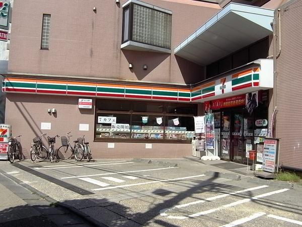 Convenience store. Seven-Eleven 135m to Ota Nishirokugo 4-chome