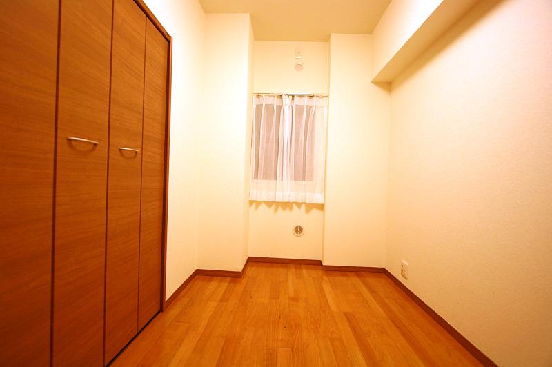 Non-living room. Den or nursery, It can also be used as a large closet