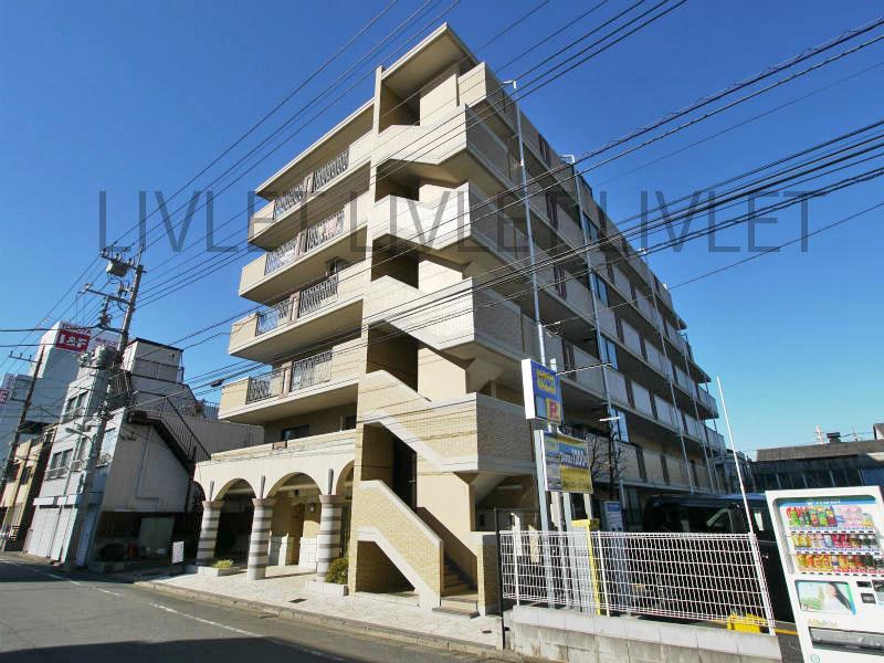 Local appearance photo. Local (11 May 2013) Shooting