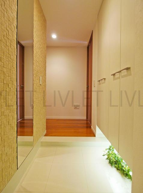 Same specifications photos (Other introspection). Same specifications