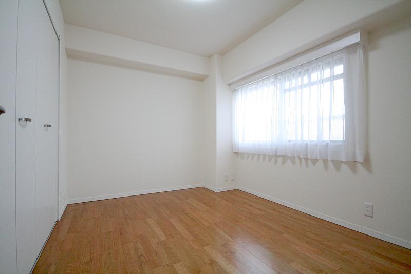 Non-living room. Indoor (10 May 2013) Shooting