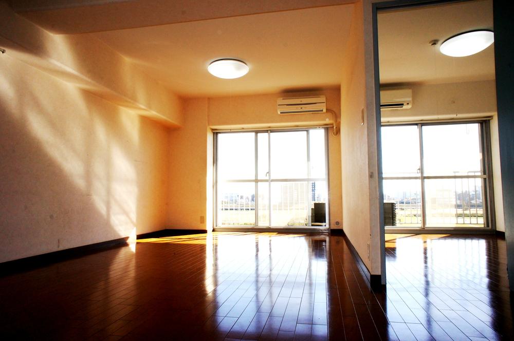 Living. Indoor (11 May 2013) Shooting