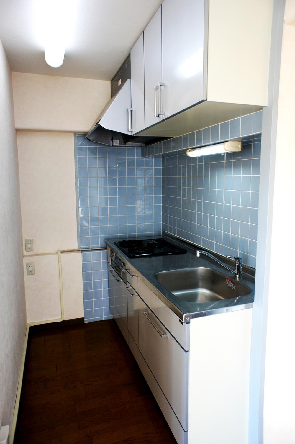 Kitchen. Indoor (11 May 2013) Shooting