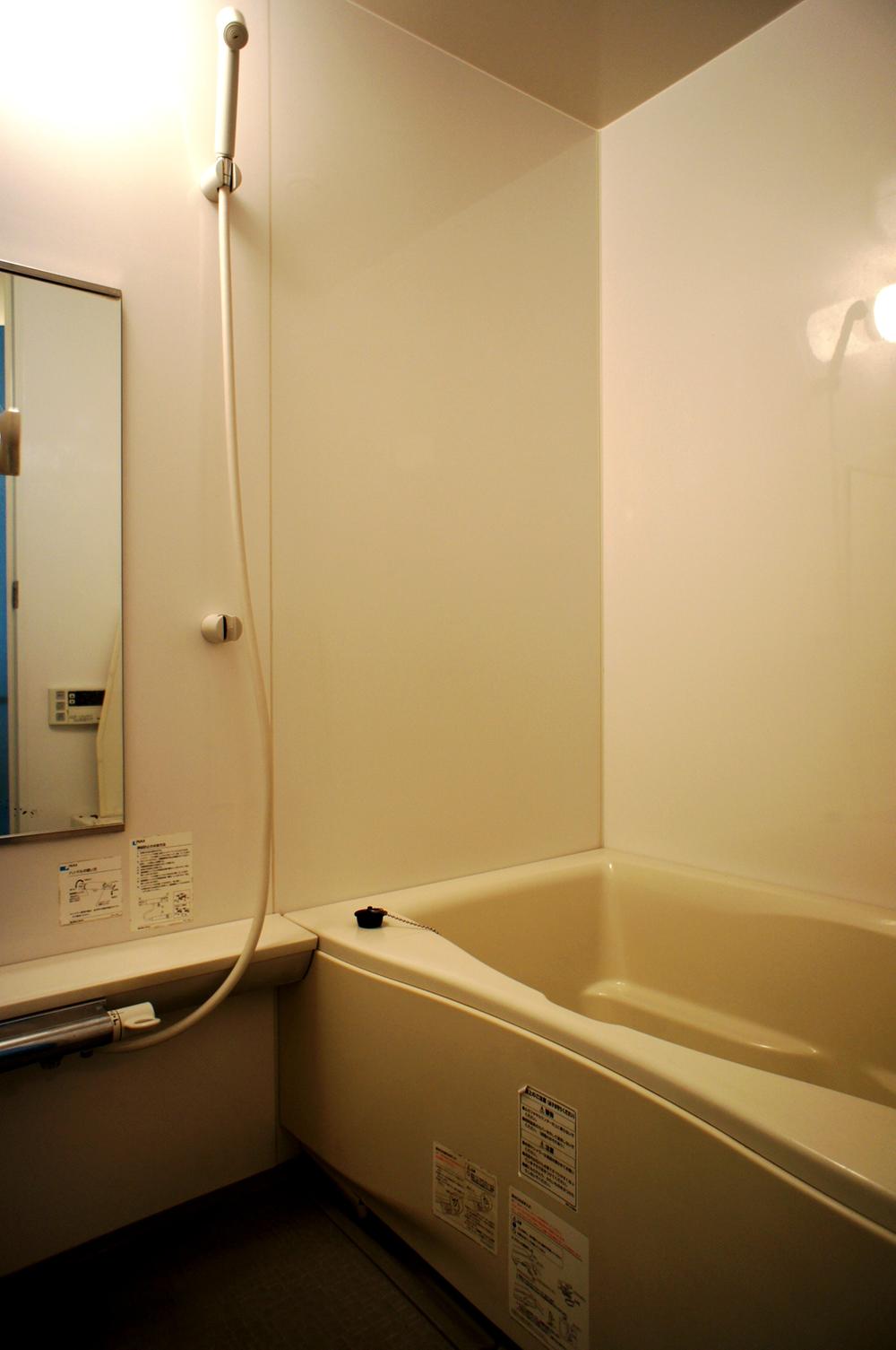 Bathroom. Indoor (11 May 2013) Shooting