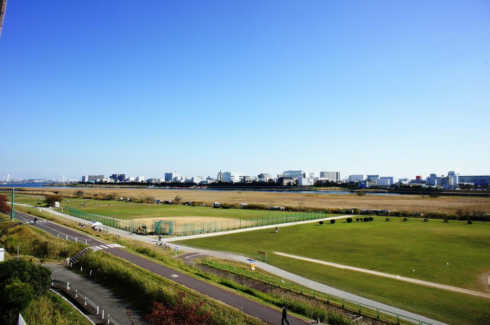 View photos from the dwelling unit. Room view from the site (November 2013) Shooting